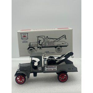 Limited Edition Ertl 1925 Kenworth Moibiloil Wrecker Truck Bank